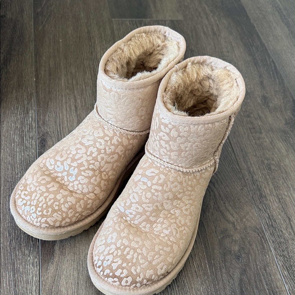 UGG Women's Tan Ankle Boots